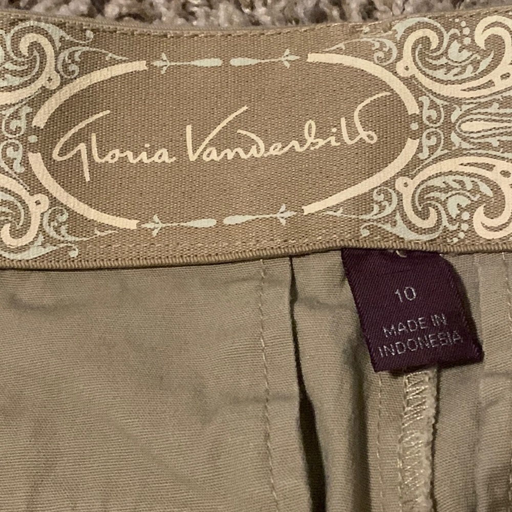 Gloria Vanderbilt khakis
